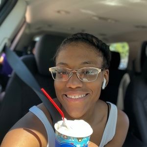 Meet your Posher, Ajiyah